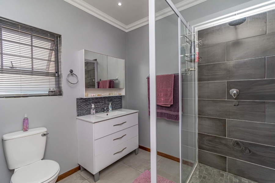 2 Bedroom Property for Sale in Heiderand Western Cape